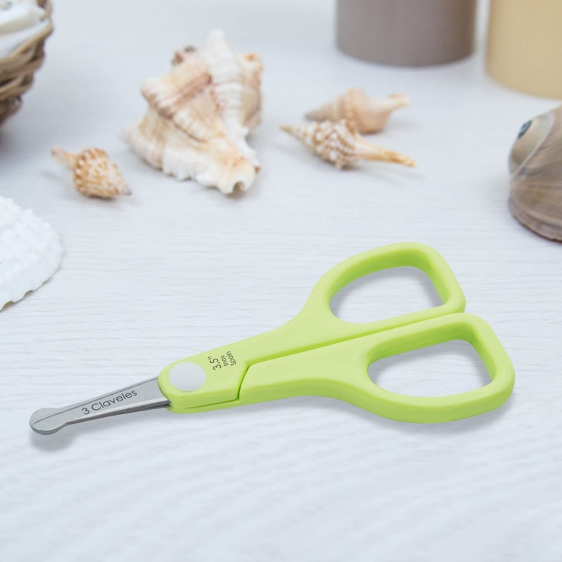 Tesoura para Bebé em Inox M.A.B.S. 9 cm - 3 Claveles Tesoura para Bebé em Inox M.A.B.S. 9 cm - 3 Claveles
