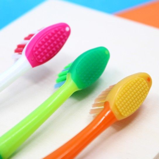 Escova de Dentes Júnior Extra Suave com Ampulheta - Foramen Escova de Dentes Júnior Extra Suave com Ampulheta - Foramen