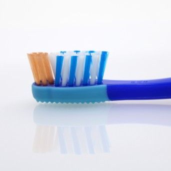 Escova de Dentes X-Treme Júnior Média - Foramen