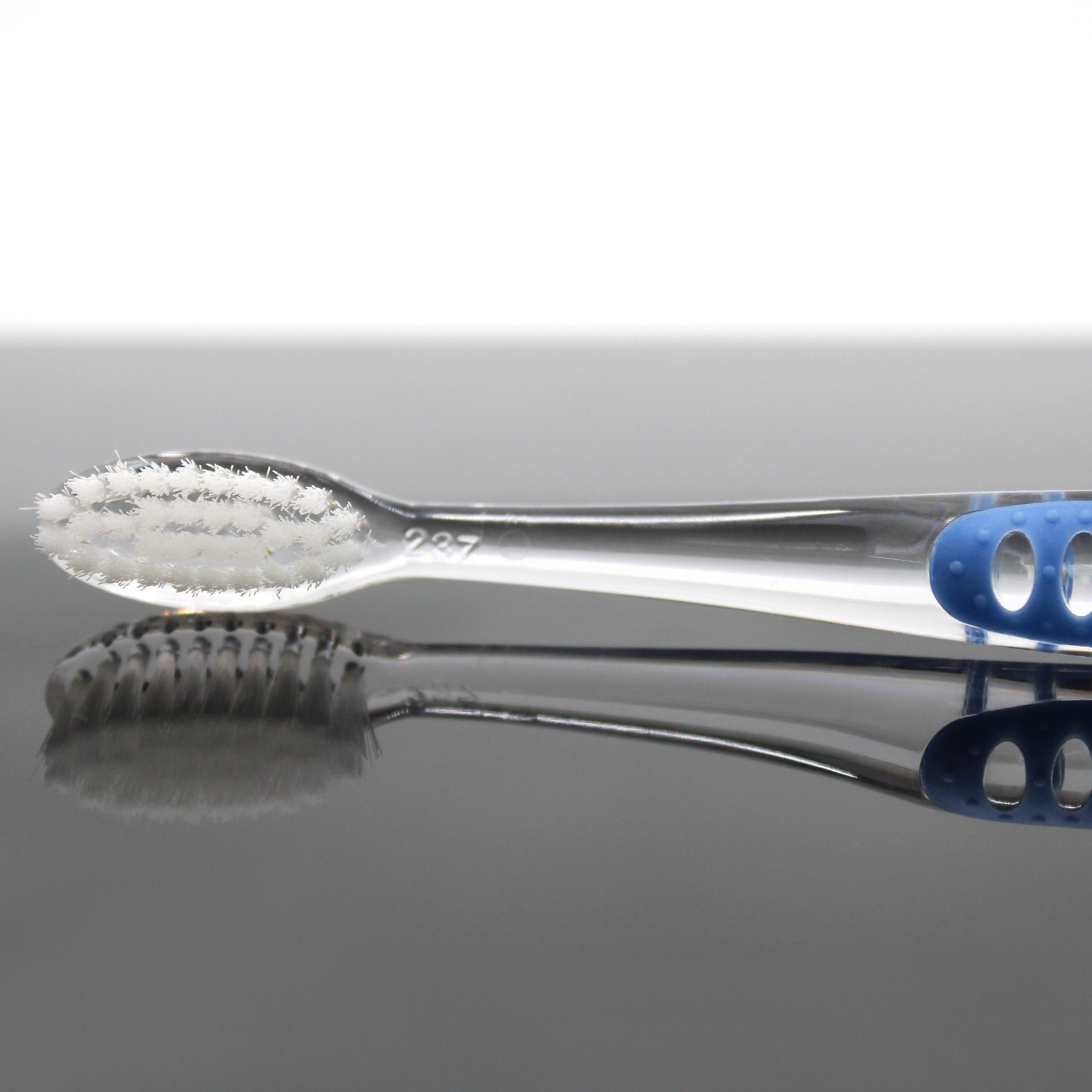 Escova de Dentes Pharma Pós-Operatório - Foramen Escova de Dentes Pharma Pós-Operatório - Foramen