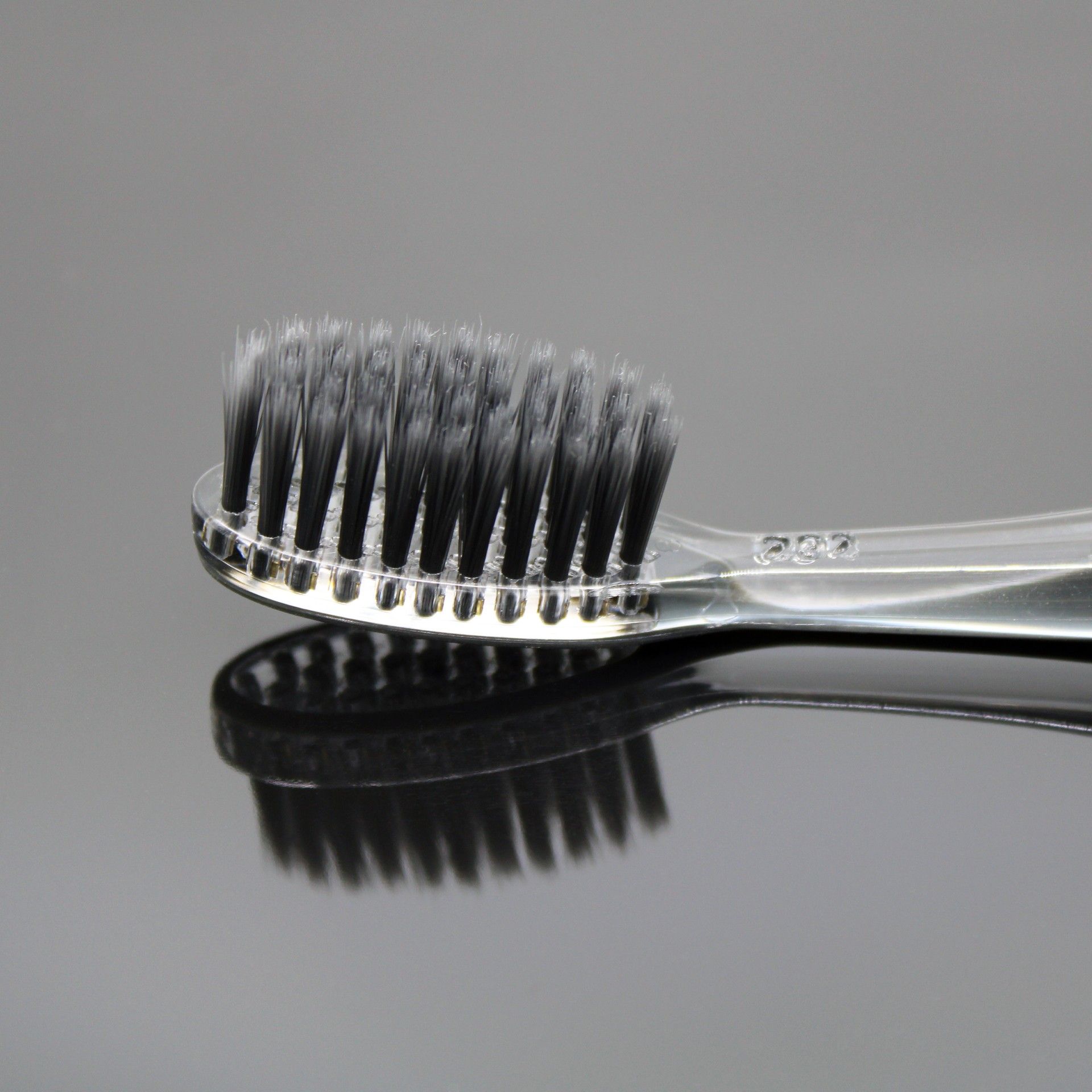 Escova de Dentes com Carv�o Ativado - Foramen Charcoal