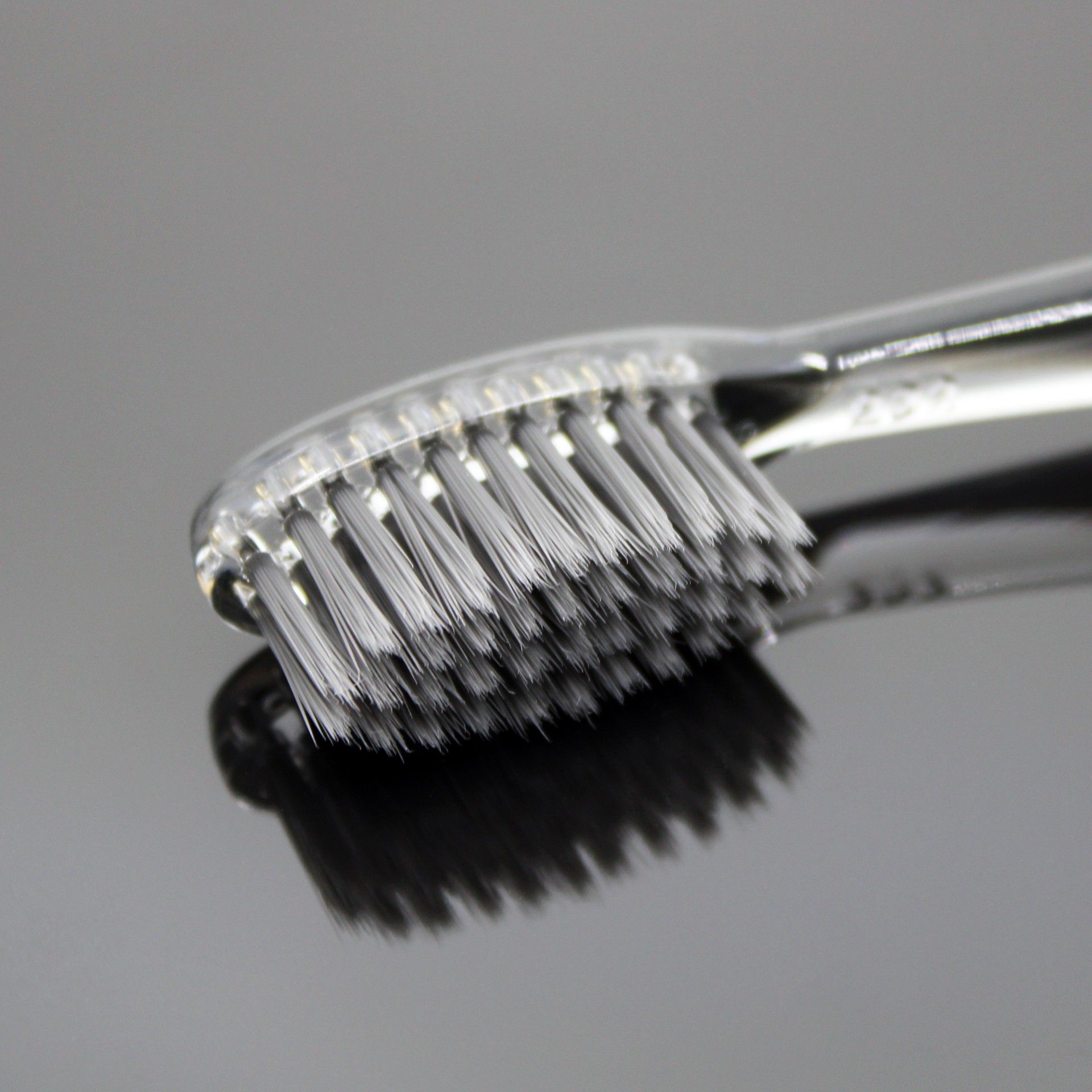 Escova de Dentes com Carv�o Ativado - Foramen Charcoal