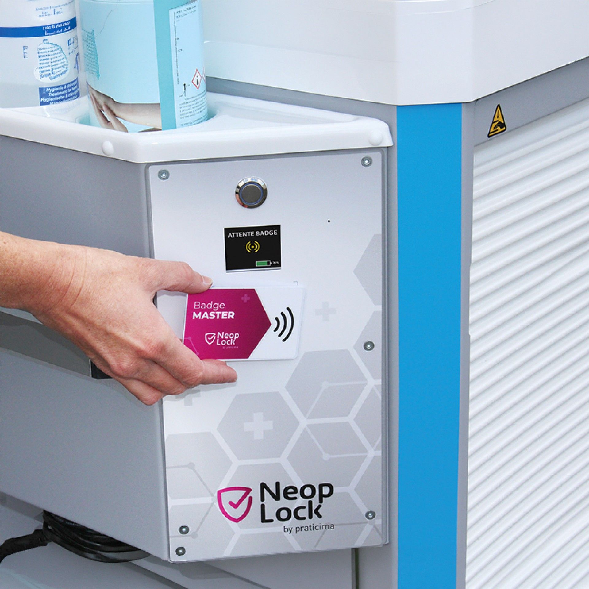 Carrinho de Distribui��o com Persiana Motorizada Neop Lock